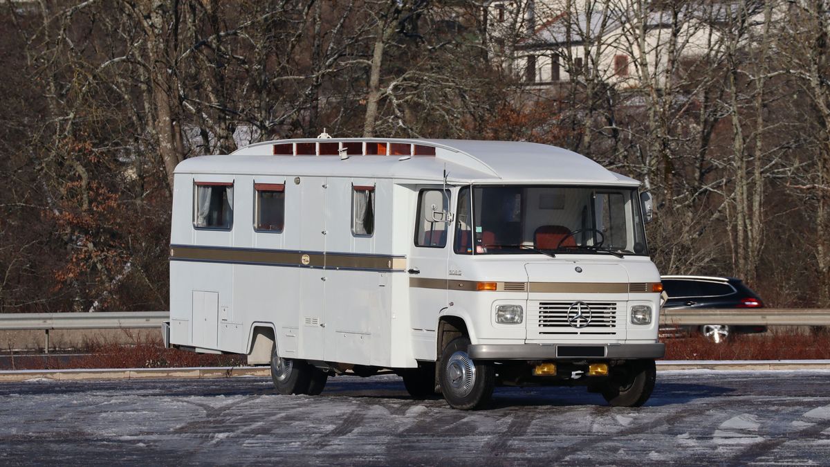 Camping-car rétro de 1977 avec seulement 55 000 km : une capsule temporelle vendue aux enchères pour un million de couronnes